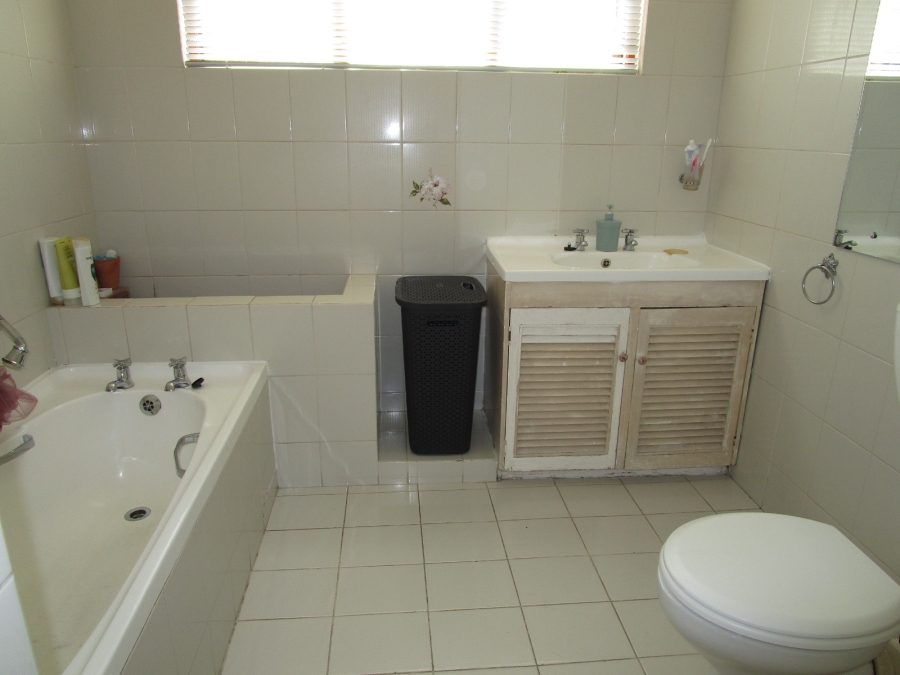 3 Bedroom Property for Sale in Pinati Western Cape